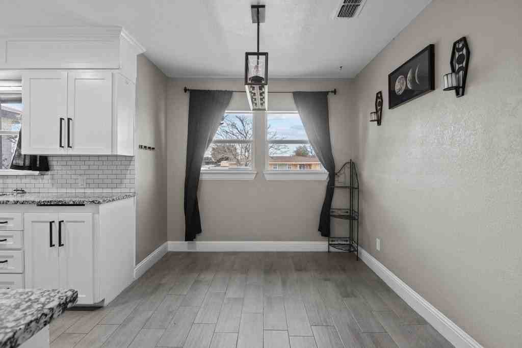 1308 Laurel Ave - Photo 6 of 21