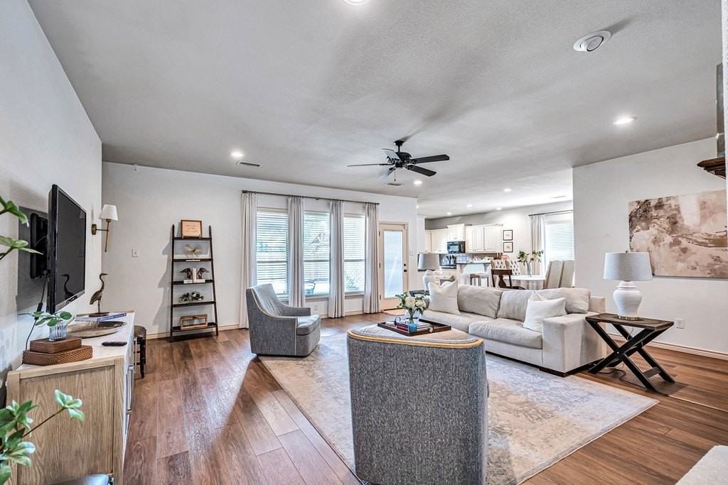 5908 Pedernales Dr - Photo 5 of 37