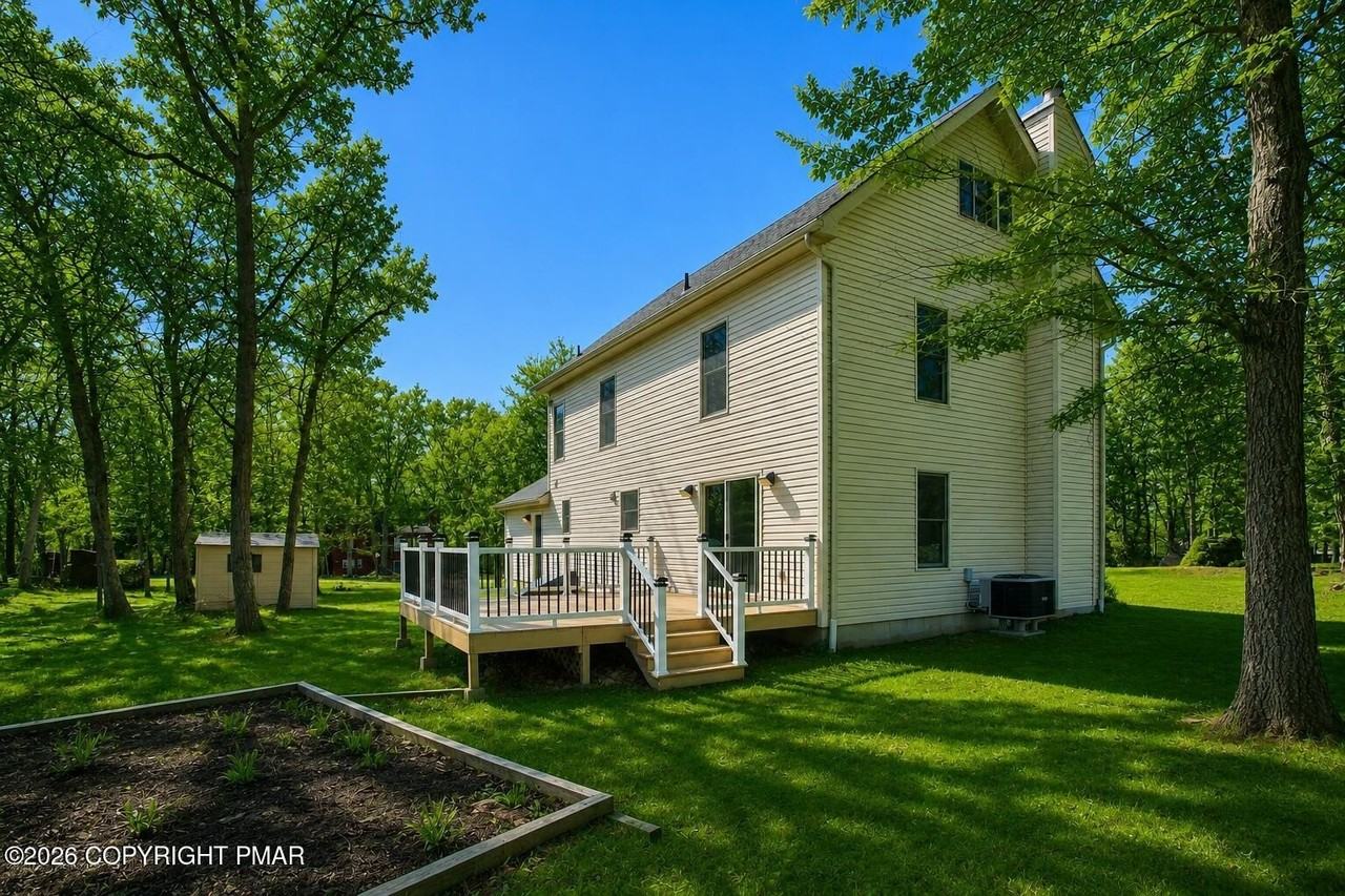 8202 Woodchuck Ct - Photo 2 of 16