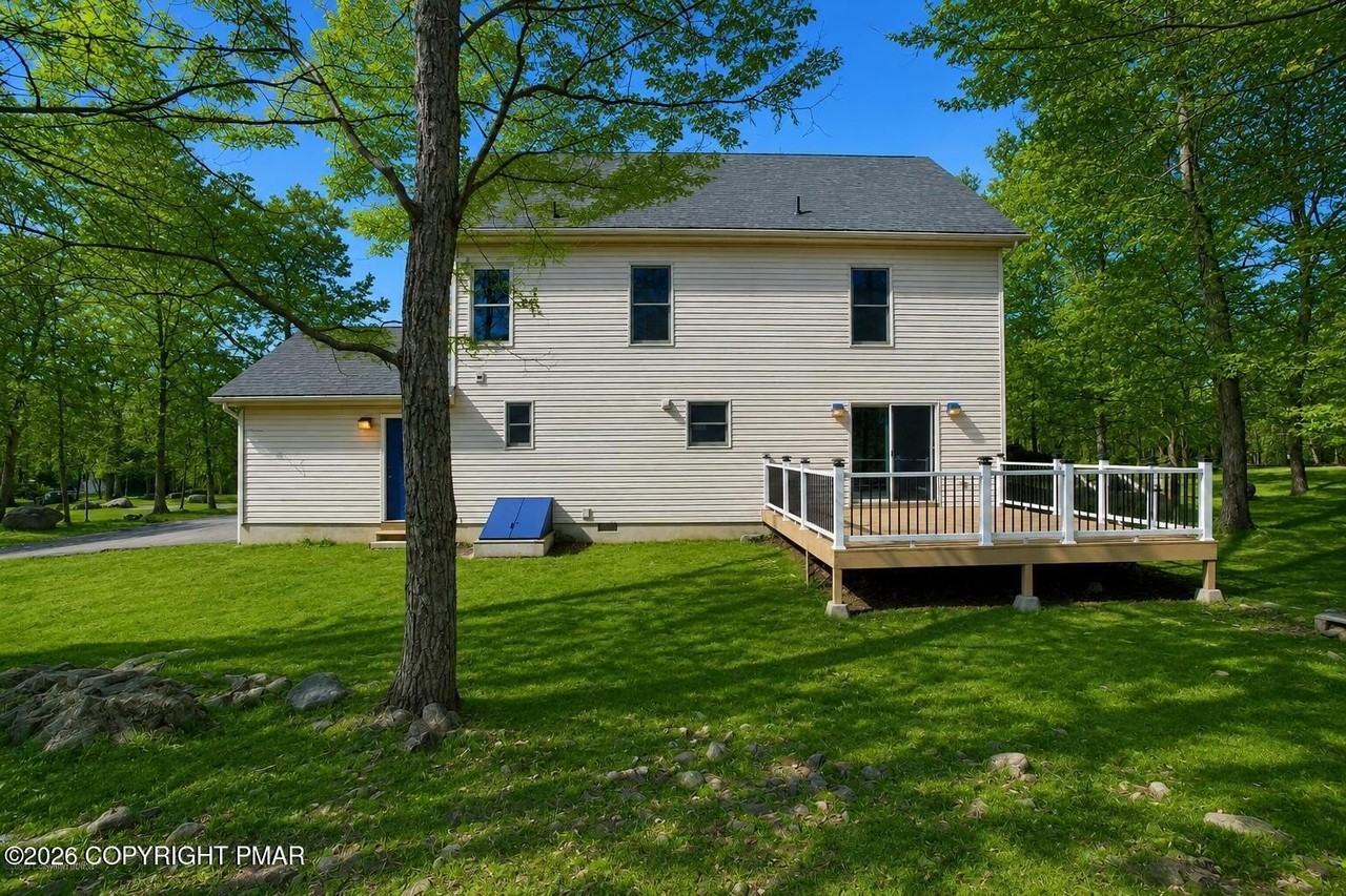 8202 Woodchuck Ct - Photo 3 of 16
