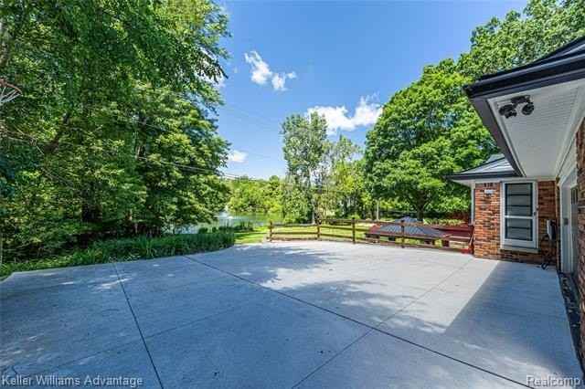 5722 Raven Rd - Photo 4 of 34