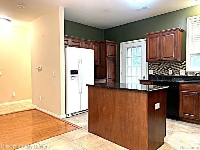 11695 Squiers Blvd - Photo 5 of 18