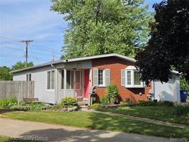 featured image of 33900 Beechnut St