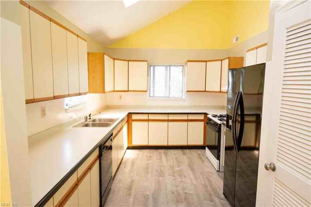 510 Virginia Ave - Photo 3 of 20