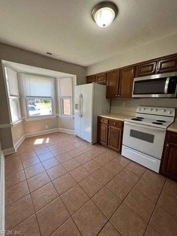 2433 Meadows Lndg - Photo 6 of 27