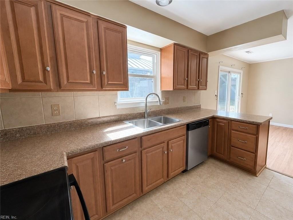 5533 Society Ct - Photo 6 of 13