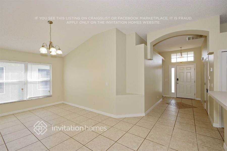 910 Shaw Cir - Photo 2 of 14