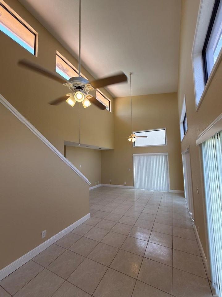 13769 Yarmouth Dr - Photo 3 of 8