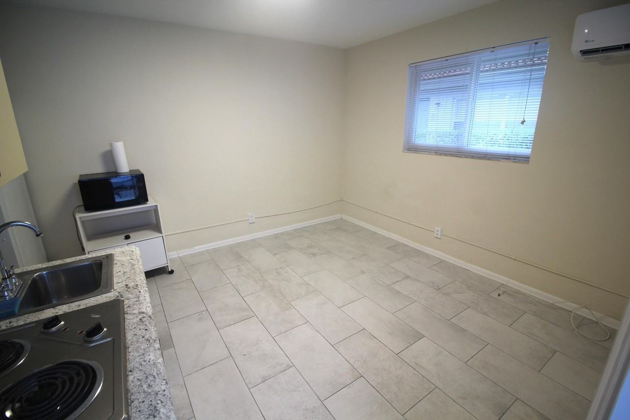 4440 Bougainvilla Dr #4B - Photo 4 of 14