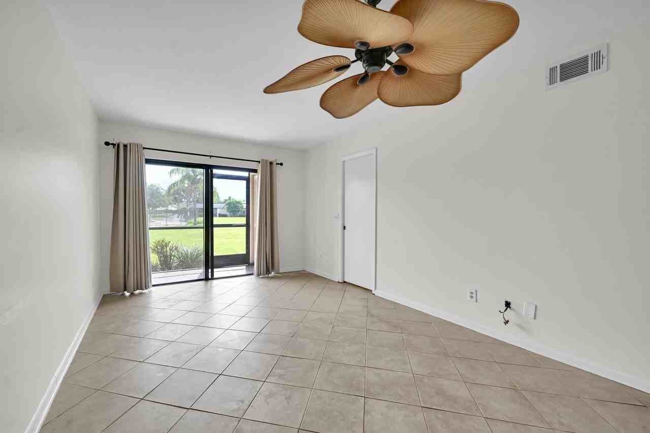 2013 Ne Collins Cir #50 - Photo 7 of 23