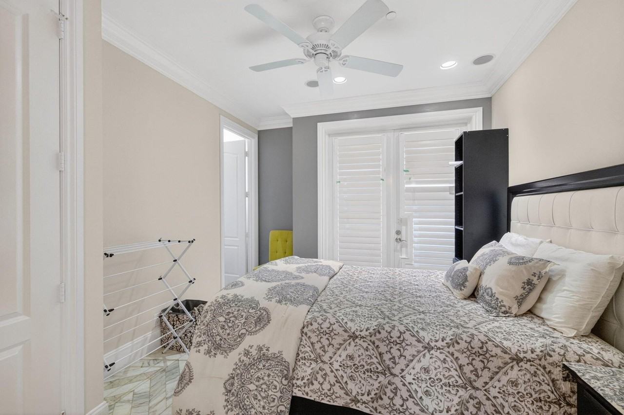 4332 Seagrape Dr #4 - Photo 3 of 47