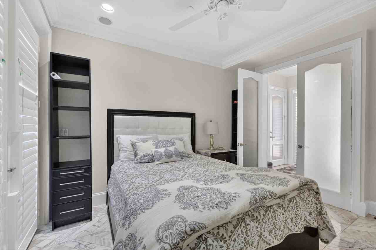 4332 Seagrape Dr #4 - Photo 5 of 47