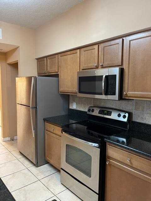 4208 Myrtlewood Cir E #4208 - Photo 3 of 6