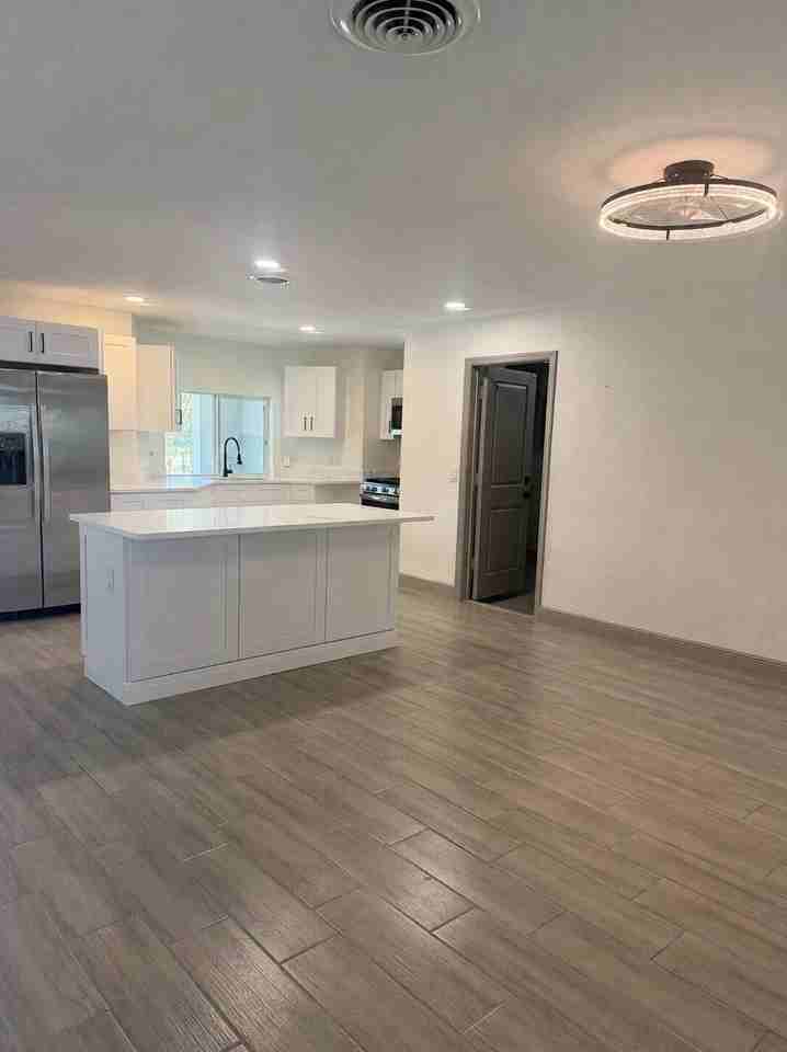 907 Antigua Ave - Photo 3 of 23