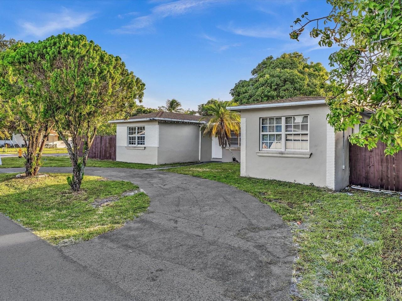 700 Sw 5th Ct