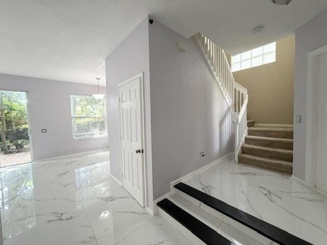 5487 Queenship Ct - Photo 4 of 14