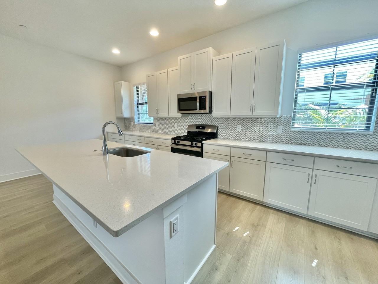 12666 Machiavelli Way - Photo 3 of 33