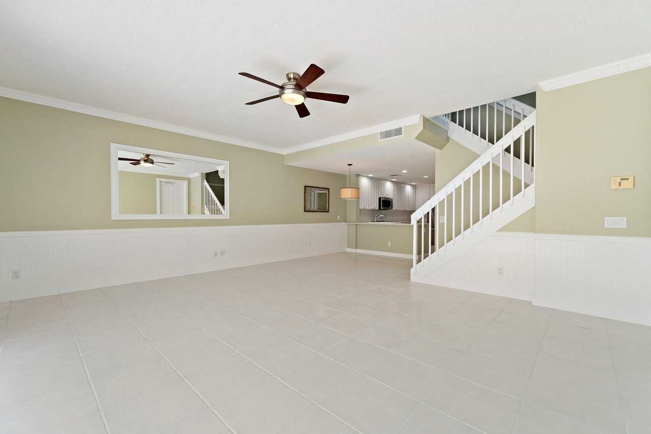 4526 Illicium Dr - Photo 5 of 50
