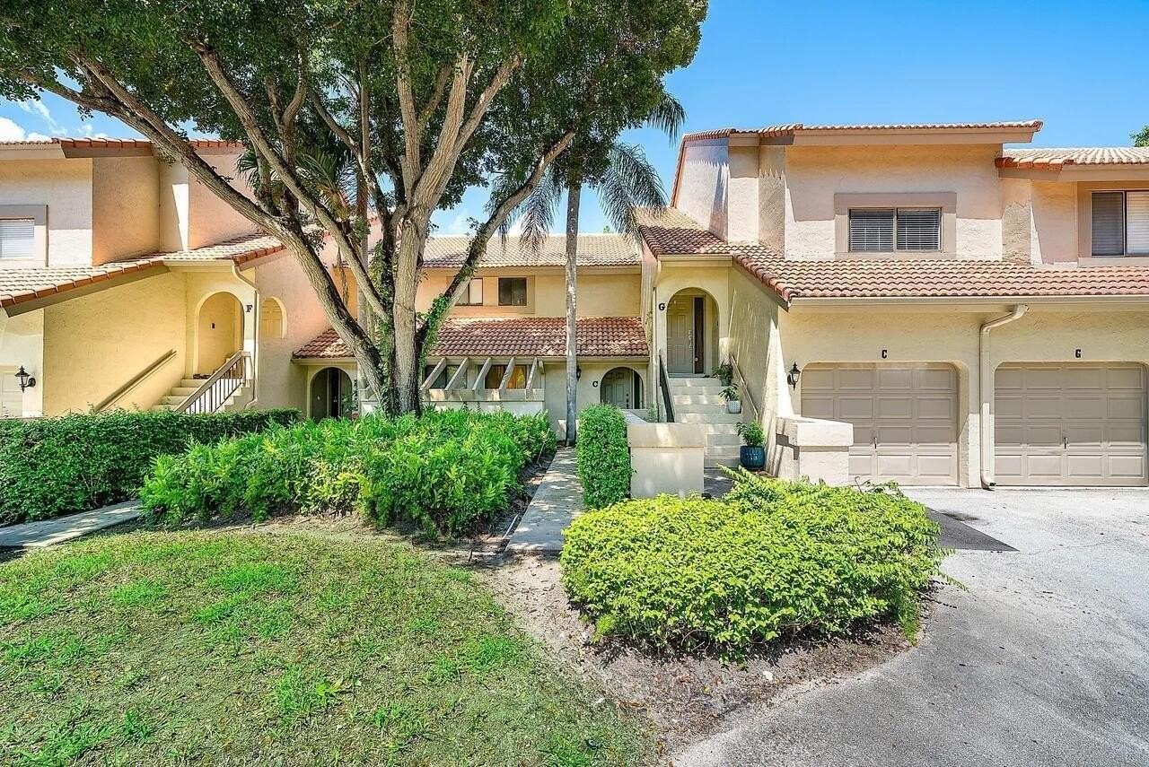 5520 Coach House Cir #G