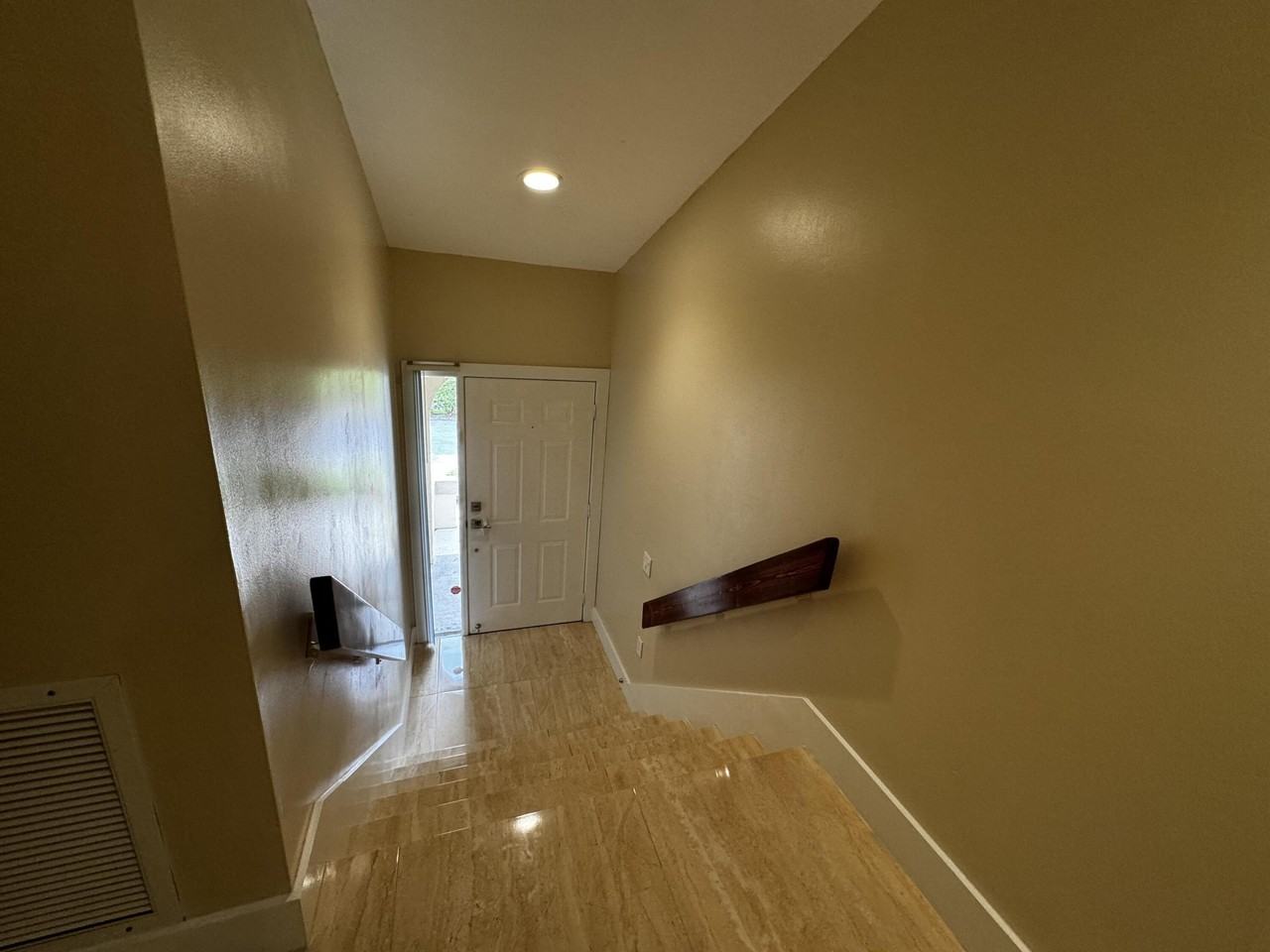 5520 Coach House Cir #G - Photo 5 of 41