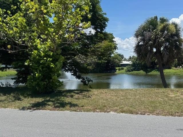 709 Se Alamanda Way - Photo 3 of 17