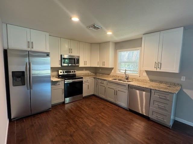 709 Se Alamanda Way - Photo 6 of 17