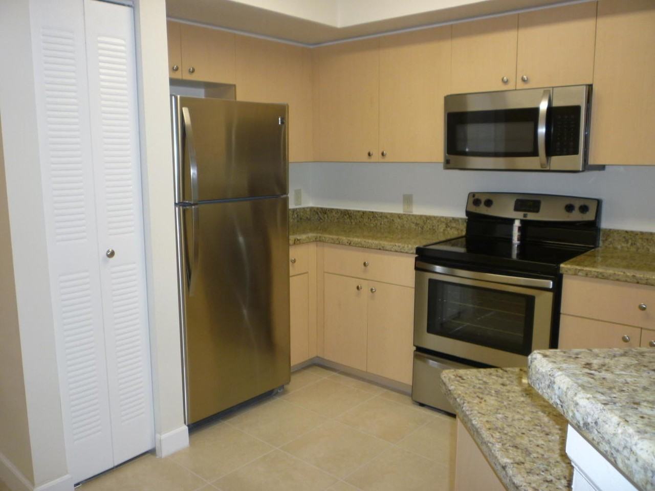 4211 San Marino Blvd #201 - Photo 3 of 19