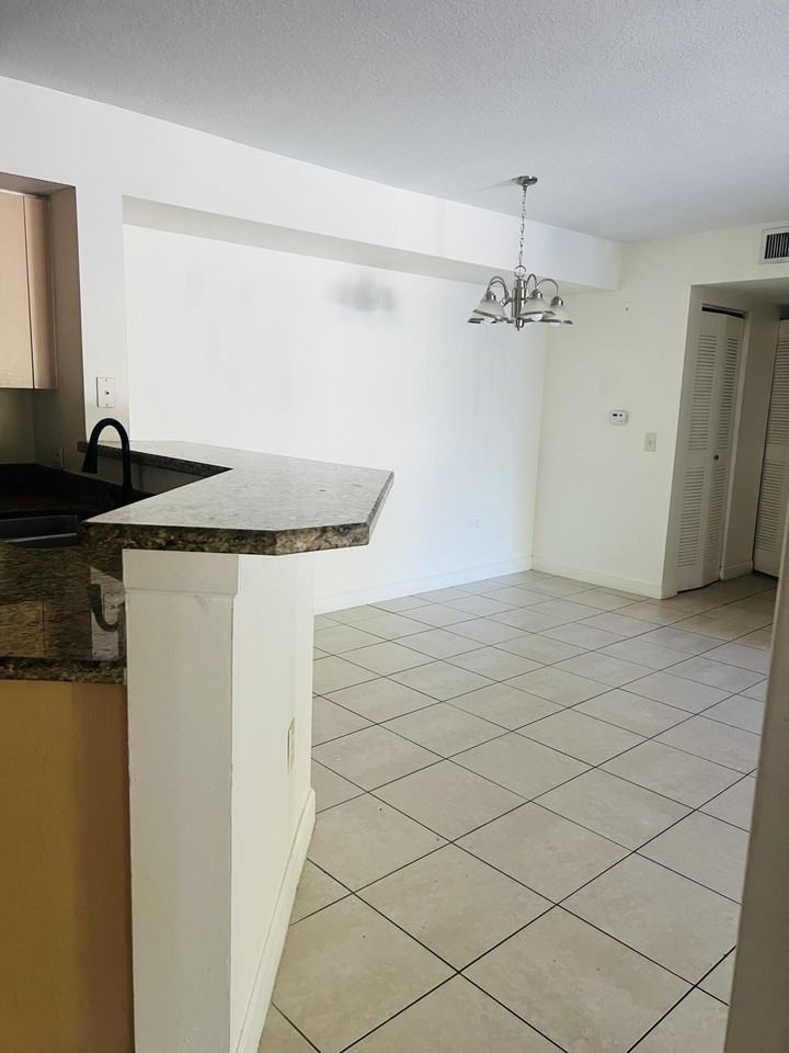 4211 San Marino Blvd #201 - Photo 5 of 19