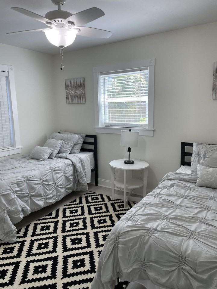 1609 N M St - Photo 3 of 24