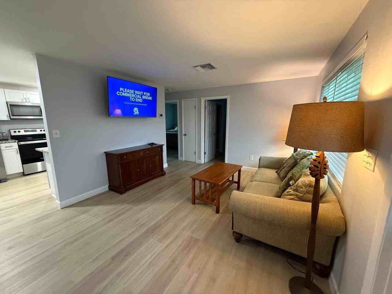 9015 Twigg Rd - Photo 3 of 16