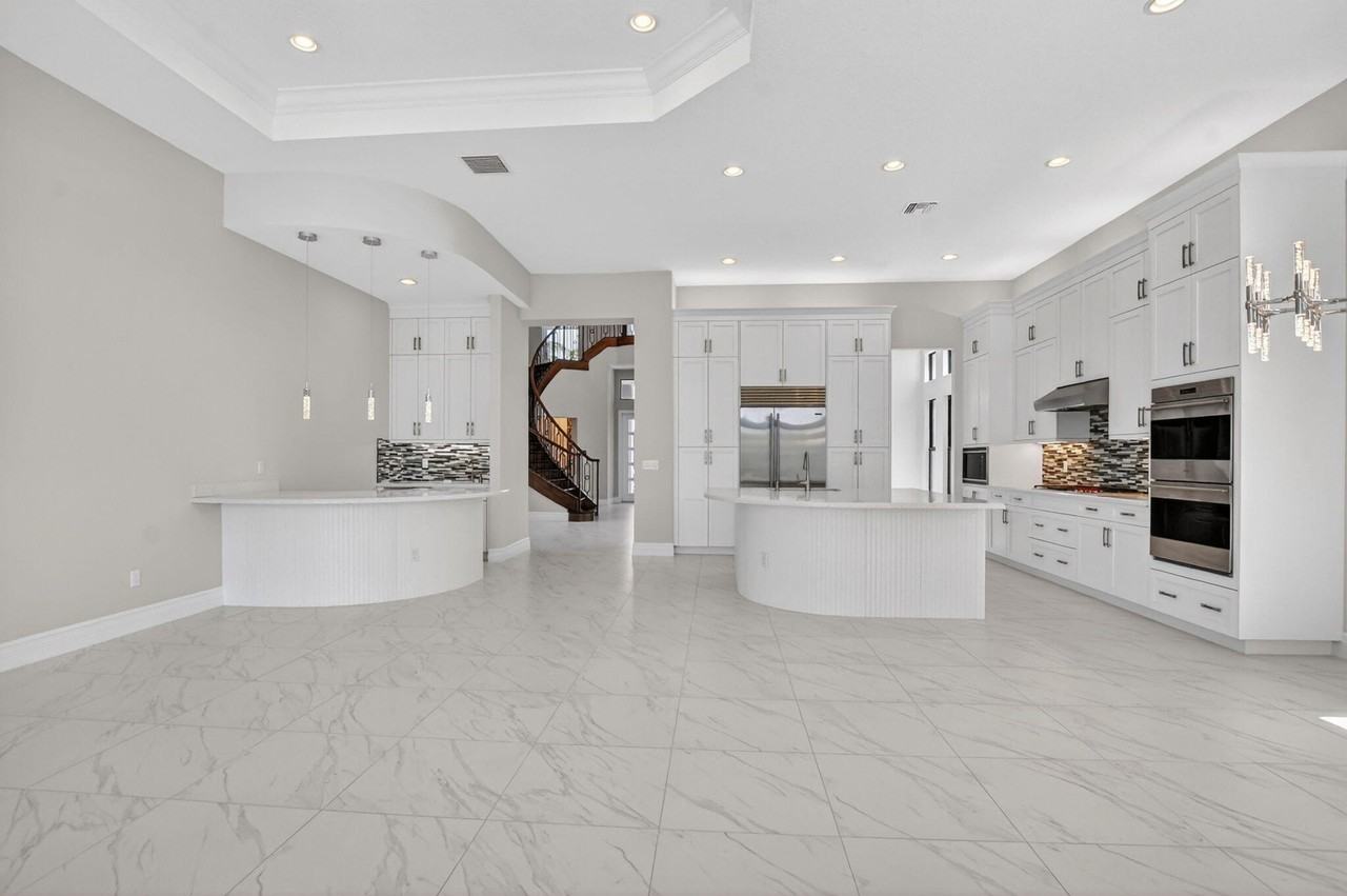 9168 Benedetta Pl - Photo 5 of 37
