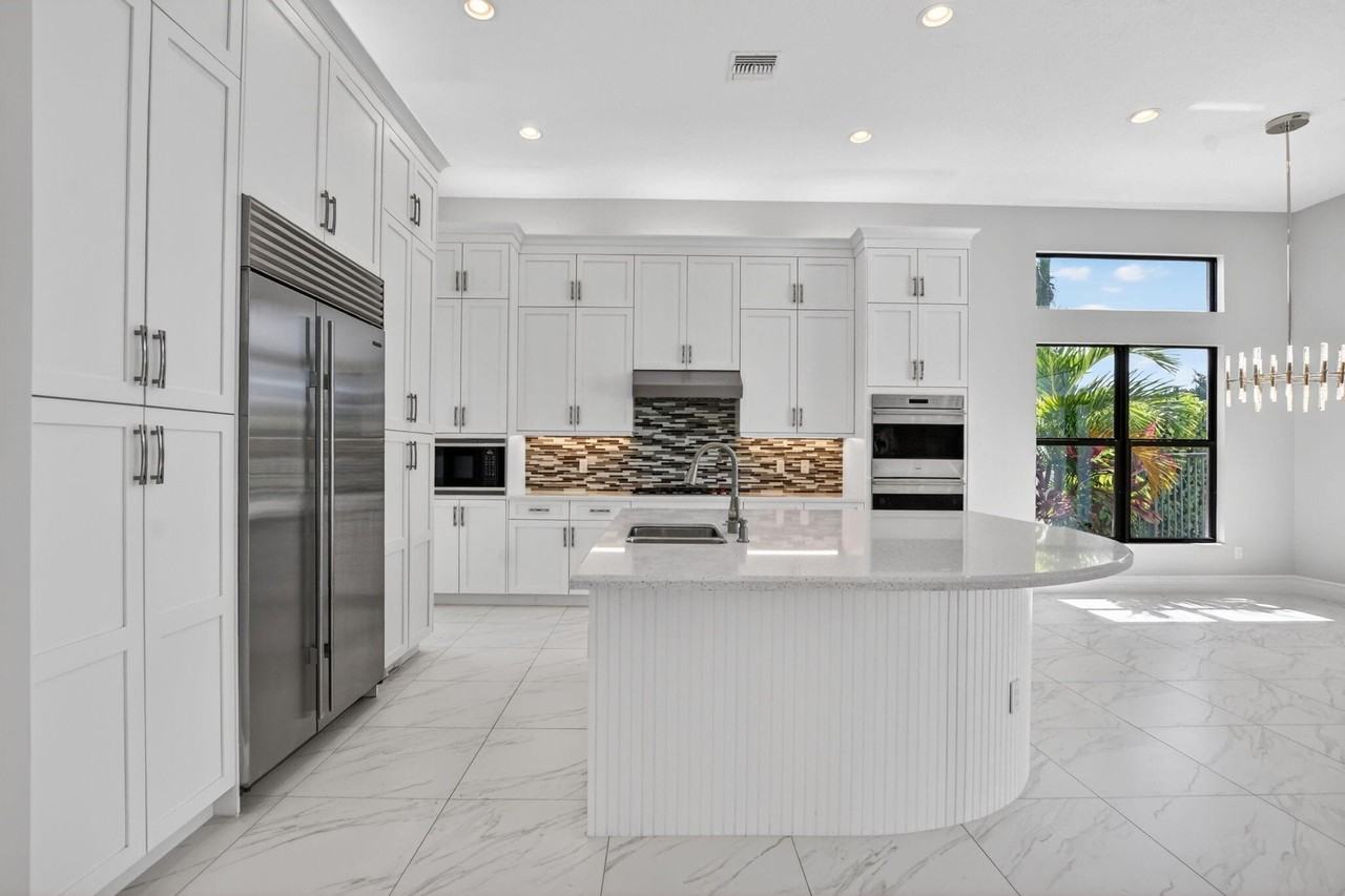 9168 Benedetta Pl - Photo 7 of 37