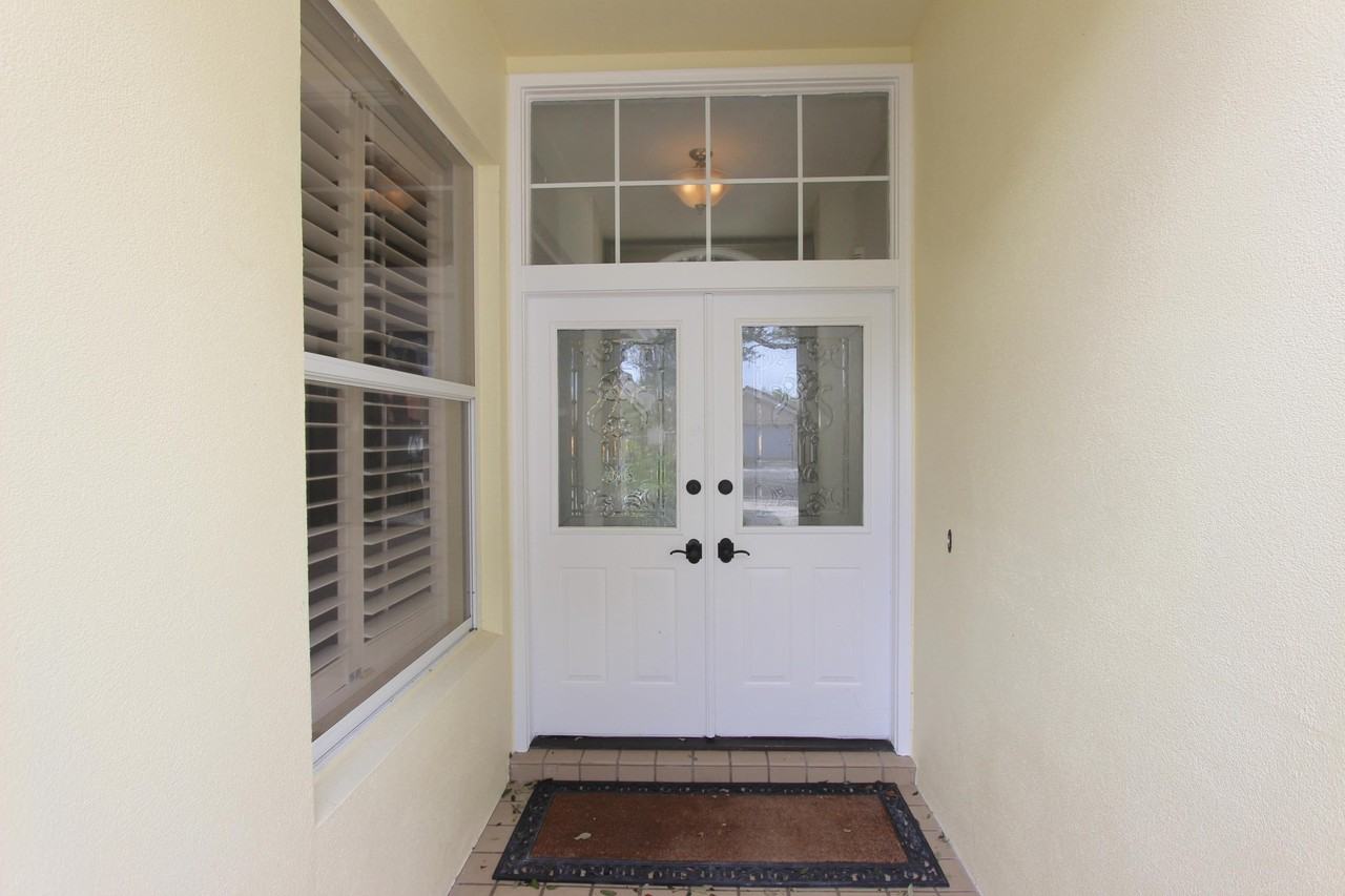 117 Hampton Cir - Photo 2 of 42