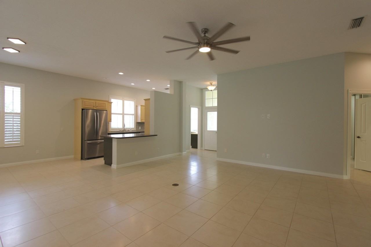 117 Hampton Cir - Photo 5 of 42