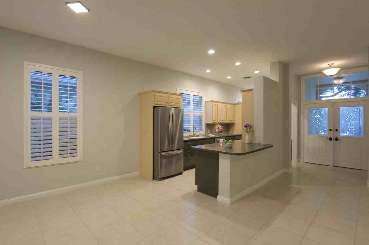 117 Hampton Cir - Photo 6 of 42