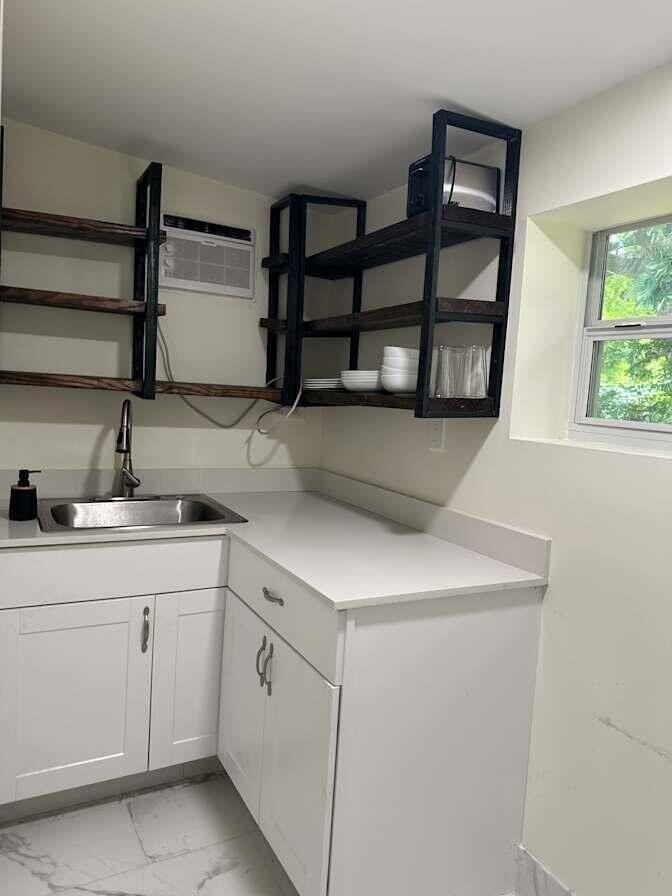 1351 13th St - Photo 3 of 6