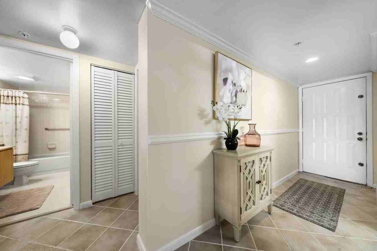 601 Seafarer Cir #104 - Photo 3 of 42