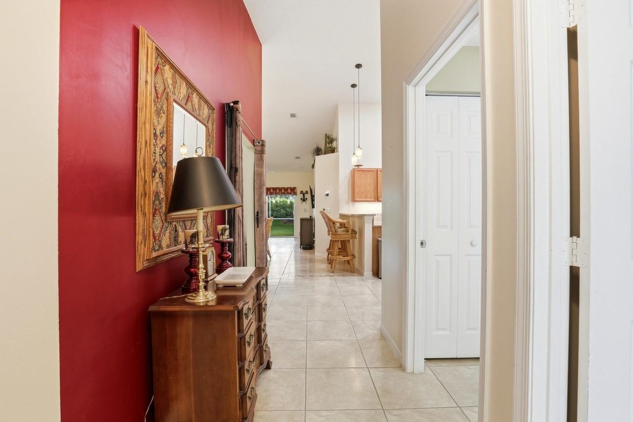 9363 Bridgeport Dr - Photo 5 of 48