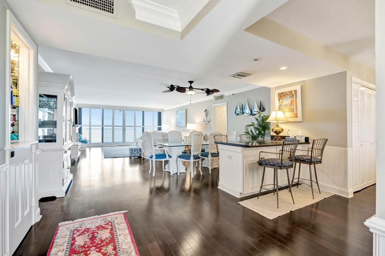 100 Beach Rd #903 - Photo 4 of 50