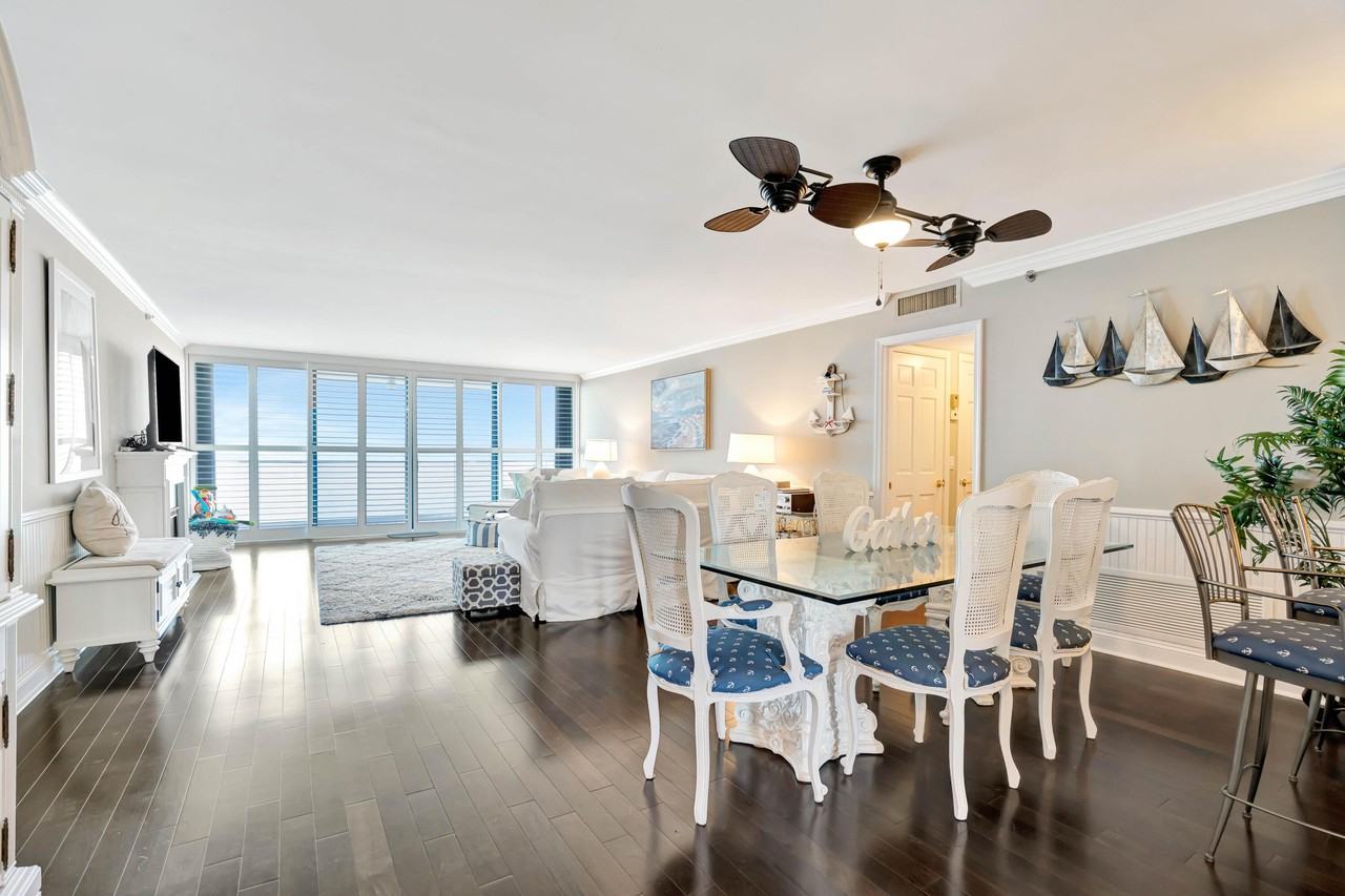 100 Beach Rd #903 - Photo 5 of 50
