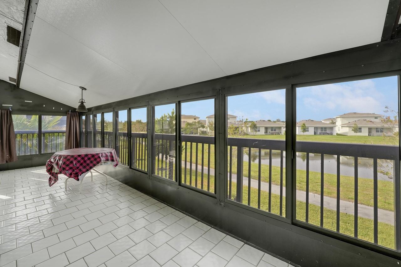 13679 Date Palm Ct #B - Photo 3 of 46