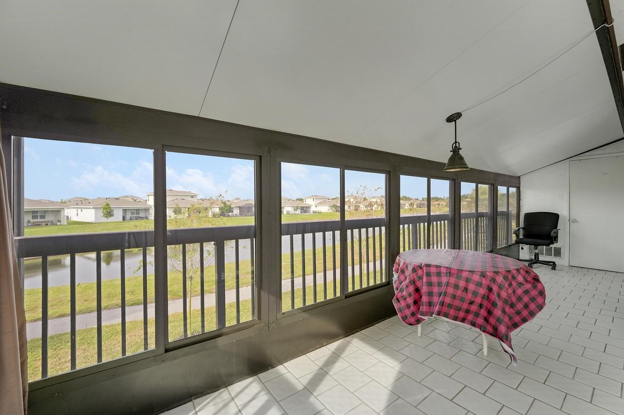 13679 Date Palm Ct #B - Photo 4 of 46