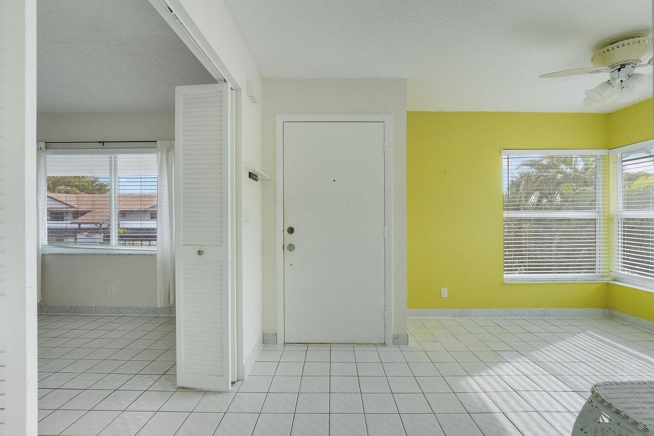 13679 Date Palm Ct #B - Photo 5 of 46