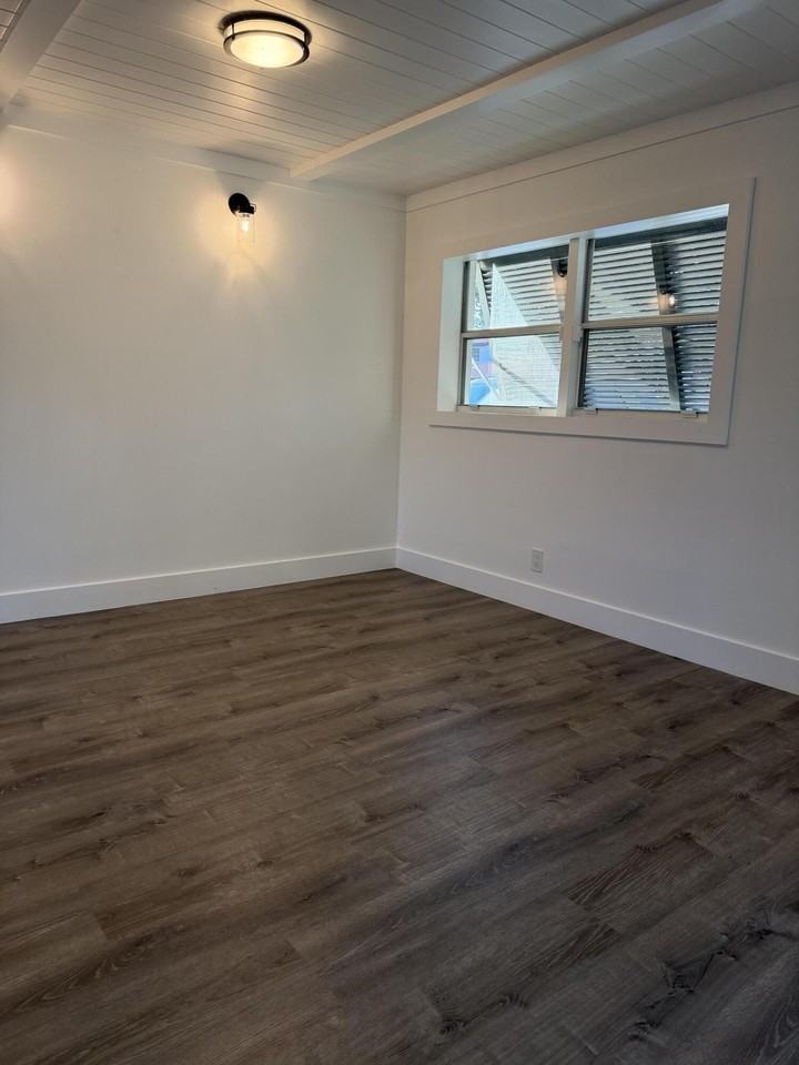 474 Ne 38th St - Photo 4 of 21