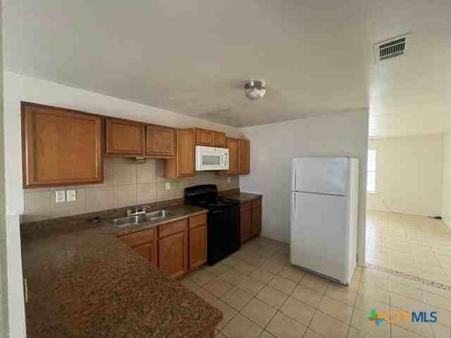3408 Barcelona Dr - Photo 6 of 9