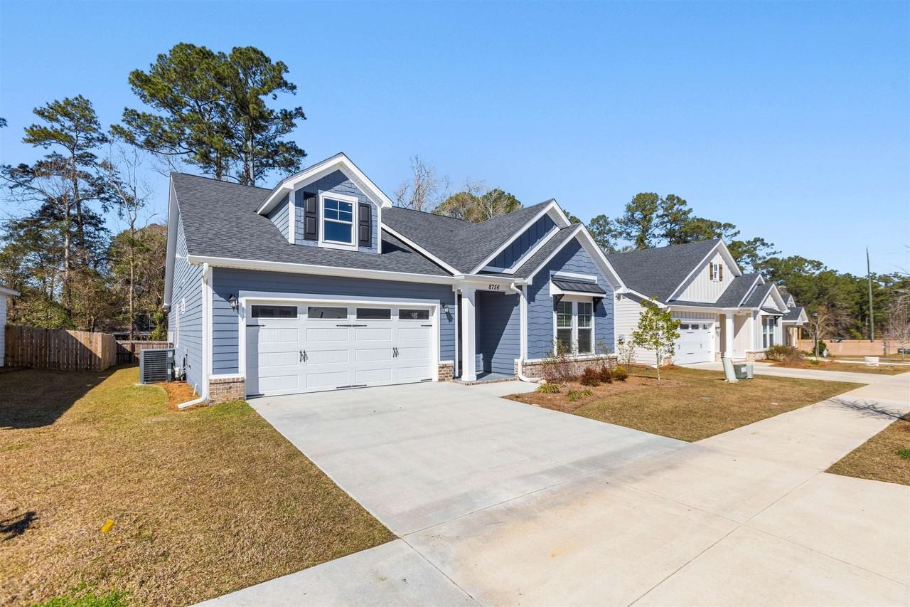 8756 Glenoak Trl - Photo 3 of 38