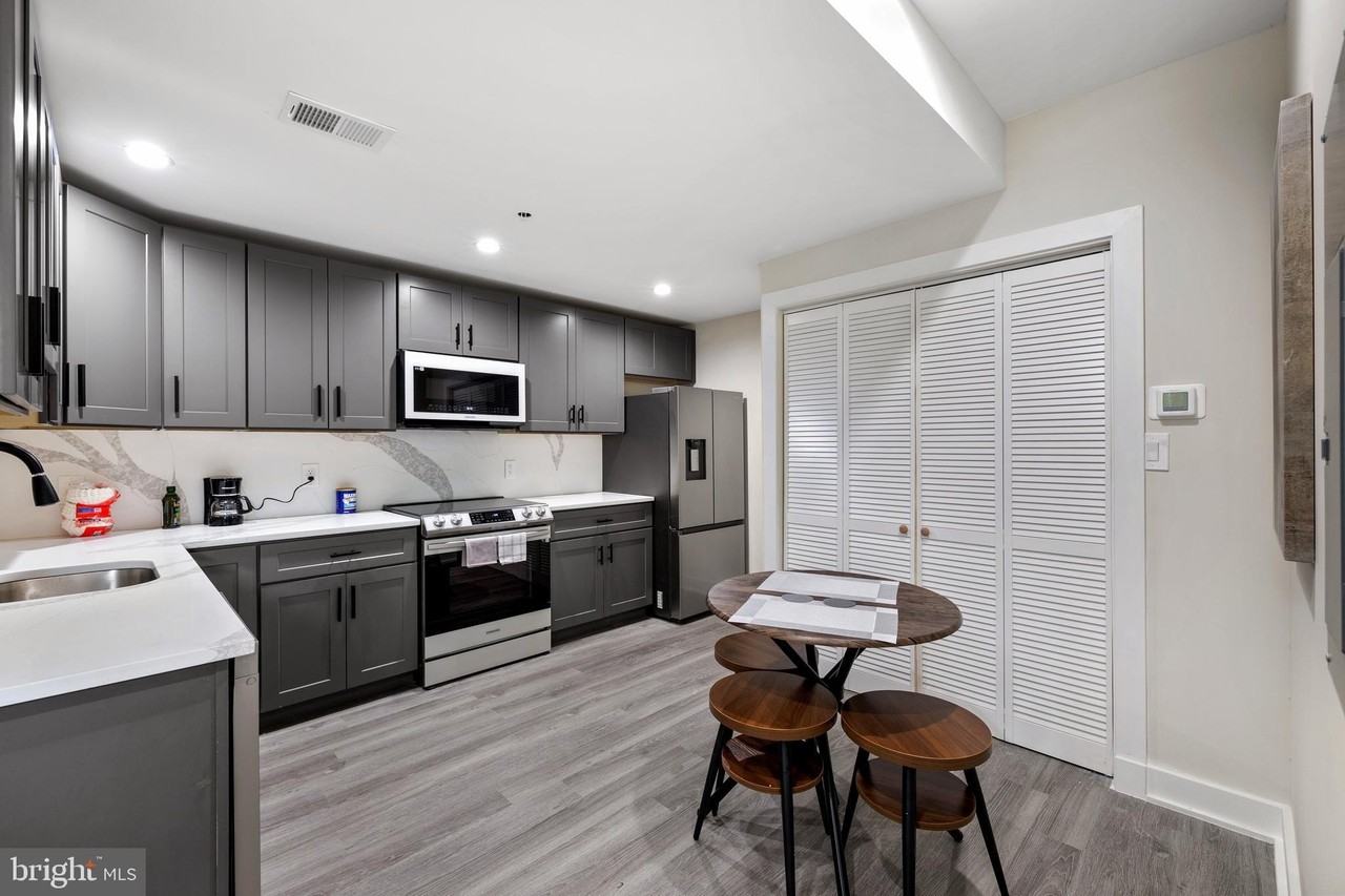 3517 14th St Nw #B01 - Photo 5 of 11