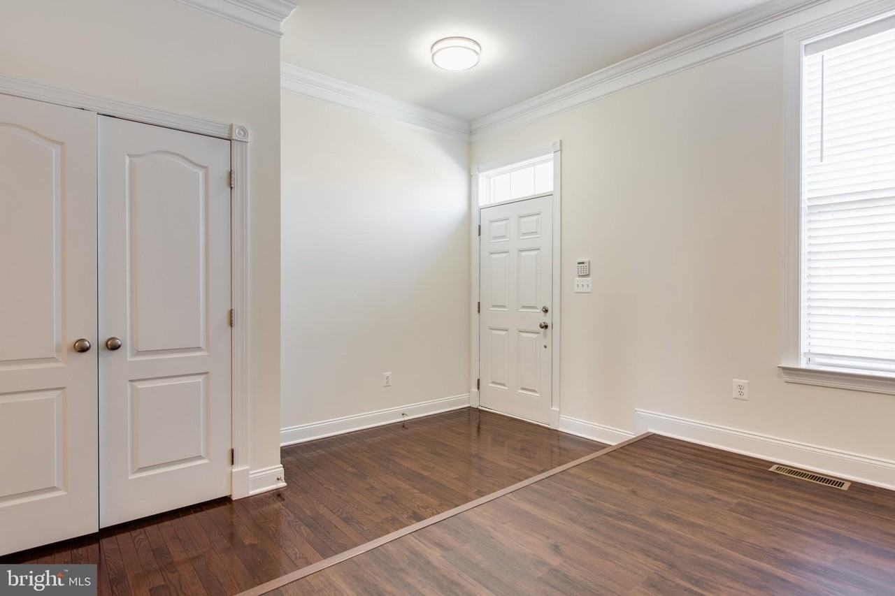 7757 Crystal Brook Way - Photo 5 of 50