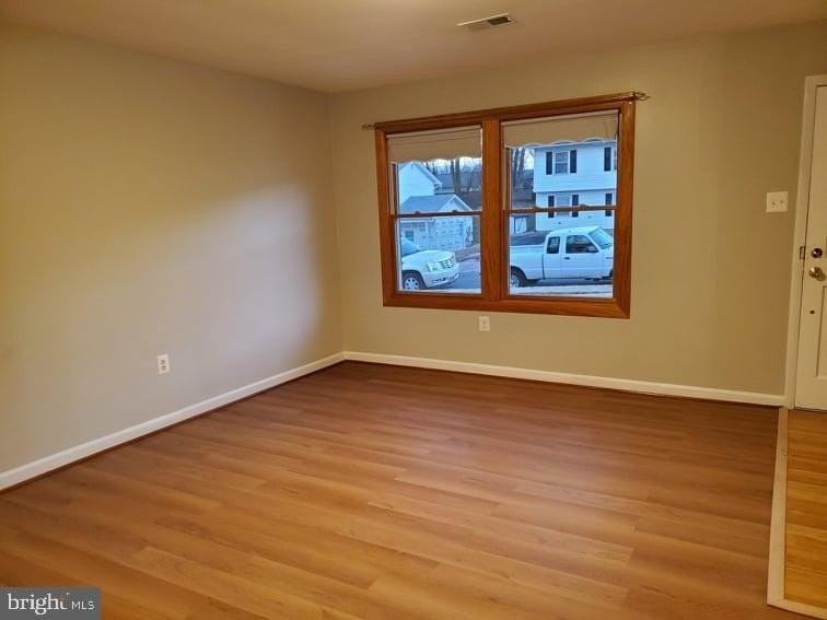 1321 Greyswood Rd - Photo 4 of 15