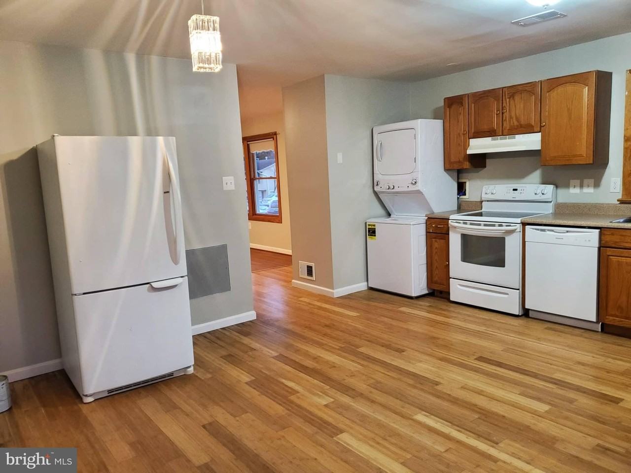 1321 Greyswood Rd - Photo 7 of 15